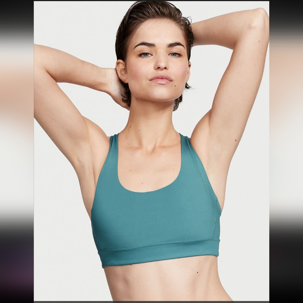 ❤️‍🔥NWT❤️‍🔥 VICTORIA'S SECRETEssential Strappy Sports Bra